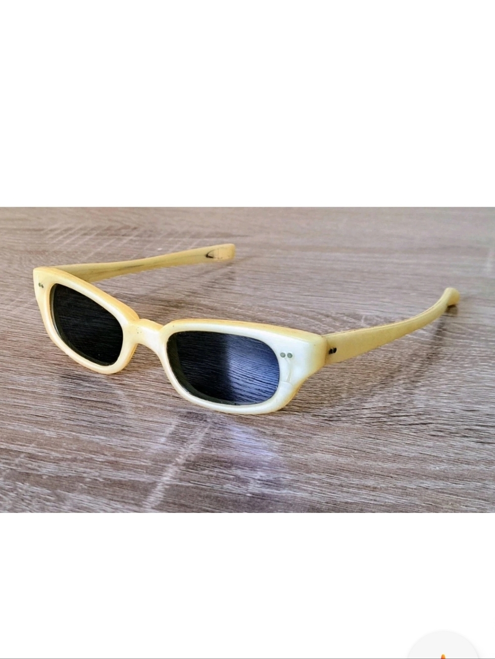 Vintage Willson Sunglasses Ivory Green Unisex Made In USA